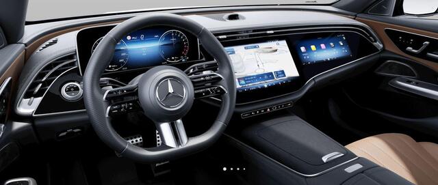 Mercedes-Benz E-KLASSE 300 e Sport Edition | AMG Line | Panoramadak | Premium Pakket | Night Pakket | Winter Pakket | Trekhaak | MBUX Superscreen | Burmester 4D Surround | 360° Camera | Dodehoekassistent | DISTRONIC Afstandsassistent | Elektrisch Verstelbare Stoelen + Memory | 