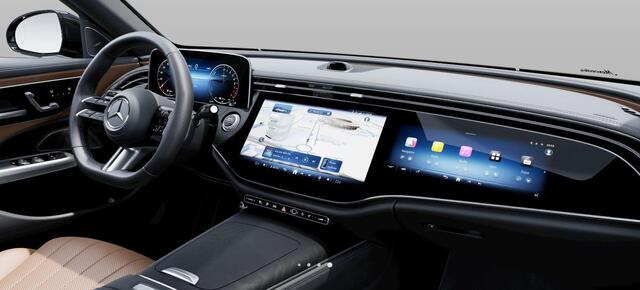 Mercedes-Benz E-KLASSE 300 e Sport Edition | AMG Line | Panoramadak | Premium Pakket | Night Pakket | Winter Pakket | Trekhaak | MBUX Superscreen | Burmester 4D Surround | 360° Camera | Dodehoekassistent | DISTRONIC Afstandsassistent | Elektrisch Verstelbare Stoelen + Memory | 