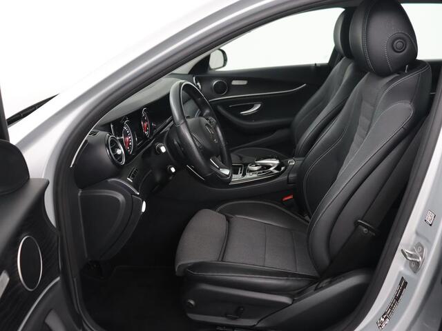 Mercedes-Benz E-KLASSE 350e Avantgarde | Luchtvering | Trekhaak | Stoelverwarming | Carplay | 360 Camera | Sfeerverlichting | Navigatie | Park Assist | Half leder | Full LED | PHEV | Plug In