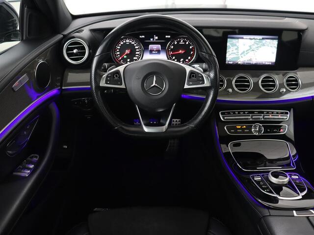 Mercedes-Benz E-KLASSE 200 AMG Line | 95.600km NAP | Panoramadak | Stoelverwarming | Sfeerverlichting | Camera | Navigatie | 19'' | Leder/Alcantara | Full LED | Park Assist | Sportstoelen