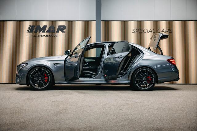 Mercedes-Benz E-KLASSE E63s AMG 63 S 4MATIC Premium Plus | Burmester 3D | Carbon interieur en exterieur| Dealer onderhouden | Sportuitlaat | 360 Camera | Head-Up |