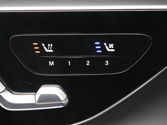 Mercedes-Benz E-KLASSE 300 e Sport Edition AMG Line | Panorama Schuif-Kanteldak | Distronic | Lederen bekleding | Alarm | Parkeerpakket met 360°-camera | 20 Inch AMG Velgen. Inclusief 24 maanden MB Certified garantie voor Europa.