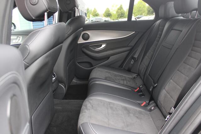 Mercedes-Benz E-KLASSE 300e 320PK BUSINESS SOLUTION AMG NIGHT EDITION | MULTISPAAKS AMG VELGEN | 360° CAMERA | | TREKHAAK | MULTIBEAM MATRIX LED KOPLAMPEN | LED ACHTERLICHTEN | ELEKTRISCH VERSTELBARE VOORSTOELEN MET GEHEUGEN FUNCTIE | ALCANTARA / KUNSTLEDEREN BEKLEDING | VOORS