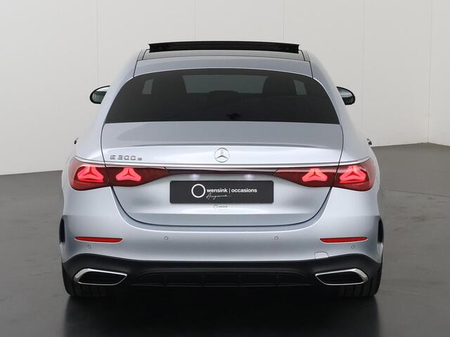 Mercedes-Benz E-KLASSE 300e Sport Edition | Panoramaschuifdak | 360° camera | Dodehoekassistent | Burmester | Nightpakket |