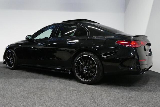 Mercedes-Benz E-KLASSE 300 e AMG Line / E53 Diffuser / Maxton Design Bodykit V.2 / Panoramadak / Elektr. verstelbare voorstoelen + memory / Burmester 4D Surround Sound / Stoelkoeling & -verwarming / HUD / Apple Carplay - Android Auto / Ambienteverlichting / Rondomzichtcamera /