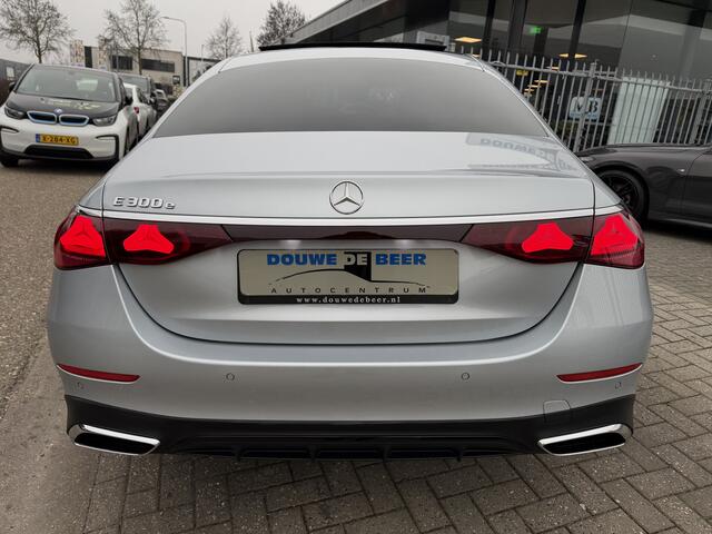 Mercedes-Benz E-KLASSE 300 e AMG Line Advanced plus Night | Pano-Dak | Distronic | Memory | Grill Verlicht | Stoel en Stuurverw. |