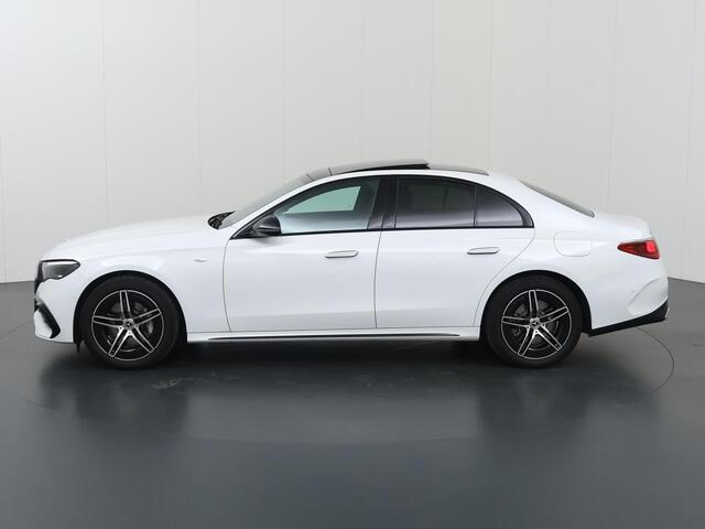 Mercedes-Benz E-KLASSE 300 e AMG Line | Night | Panoramadak | Achteruitrijcamera | Stoelverwarming |