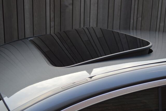 Mercedes-Benz E-KLASSE 200 Sport Style Led Schuif/kanteldak Sfeer Camera CarPlay Pdc