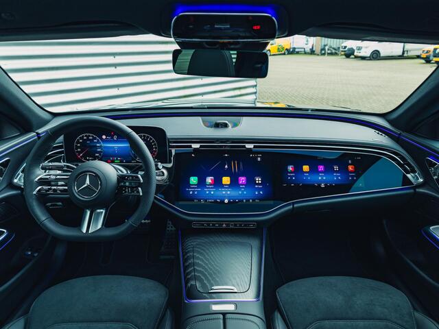 Mercedes-Benz E-KLASSE Limousine 300 e Sport Edition Panorama dak