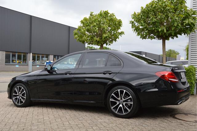 Mercedes-Benz E-KLASSE 200 AVANTGARDE | AUTOMAAT | SCHUIFDAK | NIGHT PAKKET | SFEERVERL | CARPLAY | LED | CAMERA | ENZ