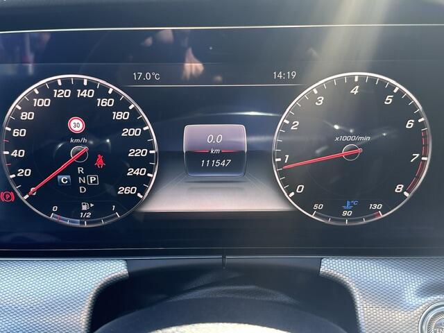 Mercedes-Benz E-KLASSE 200 Business Solution / AMG Line