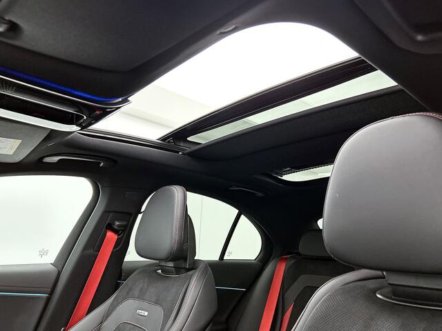Mercedes-Benz E-KLASSE Mercedes-AMG 53 4MATIC+ | 449 pk | Panoramadak | Night Pakket 1+2 | 20 Inch AMG Velgen | Distronic | Digital light Inclusief 24 maanden MB Certified garantie voor Europa.