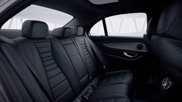 Mercedes-Benz E-KLASSE 200 Business Solution AMG | Panoramadak | Stoelverwarming | Lederen bekleding | Achteruitrijcamera |