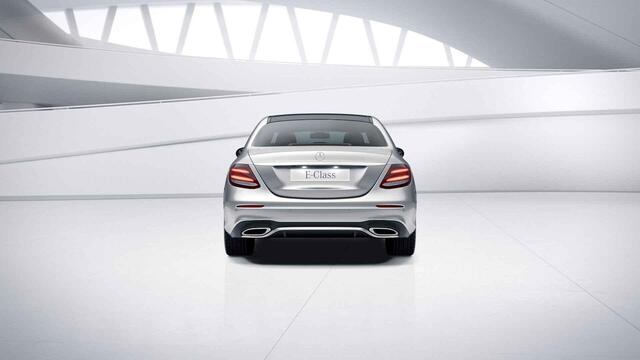 Mercedes-Benz E-KLASSE 200 Business Solution AMG | Panoramadak | Stoelverwarming | Lederen bekleding | Achteruitrijcamera |