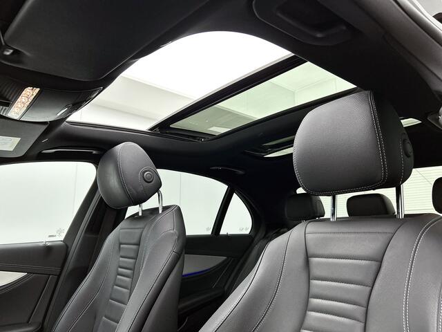 Mercedes-Benz E-KLASSE 200 AMG Nightpakket | Panoramadak | Trekhaak | CarPlay | Sfeerverlichting | Dode Hoek Ass | 360° Camera | Inclusief 24 maanden Mercedes-Benz Certified garantie voor Europa.