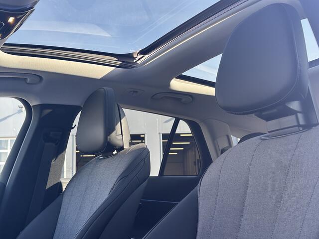 Mercedes-Benz E-estate 300 e Avantgarde l Panoramadak l Burmester l Distronic l Niveauregeling l MBUX l DIGITAL LIGHT l 360 gr Camera l Distronic l Keyless Go l Winterpakket l Apple & Android auto l Memory pakket l Stoelverwarming l