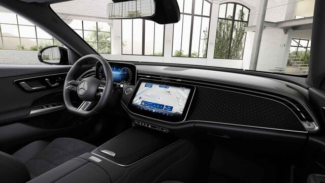 Mercedes-Benz E-estate 300 e AMG Line | Rij assistentie pakket | Trekhaak | Panoramadak | Night pakket |