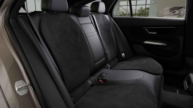 Mercedes-Benz E-estate 300 e AMG Line | Rij assistentie pakket | Trekhaak | Panoramadak | Night pakket |