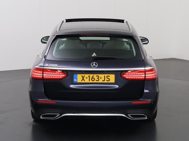 Mercedes-Benz E-estate 200 AMG Line | Burmester | Panoramadak | Trekhaak | Multibeam | Keyless | Lederen bekleding |