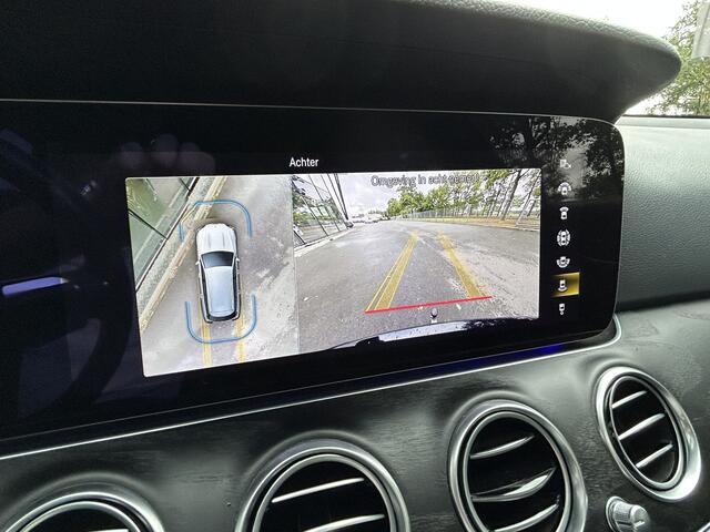 Mercedes-Benz E-estate 300e AMG // Trekhaak 2100kg // 360 Camera // Schuifdak // Night pakket // Elek. Achterklep // Carplay