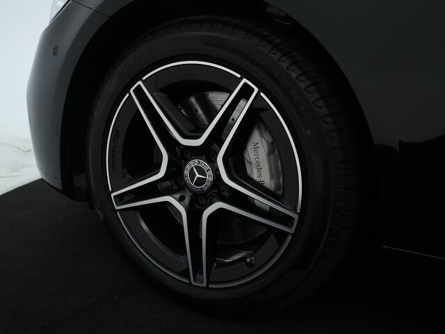 Mercedes-Benz E-estate 300 e | 360°-camera | Burmester | Panoramadak | Nightpakket | Inclusief 24 maanden MB Certified garantie voor Europa.