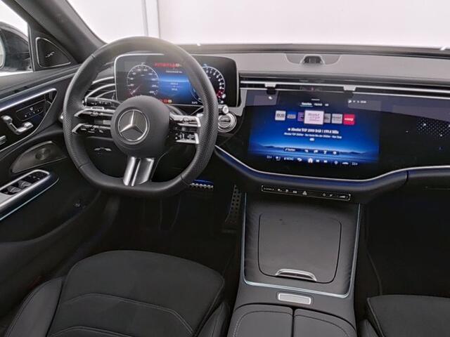 Mercedes-Benz E-estate 300 e AMG Plug-In Hybride AMG Line | Night Pakket | Panorama Schuif-Kanteldak | MBUX Superscreen | Trekhaak | 20 Inch AMG Velgen. Inclusief 24 maanden MB Certified garantie voor Europa.