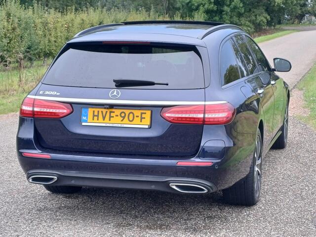 Mercedes-Benz E-estate 300 e Avantgarde /Pano/Cruise/18"/Sfeer/