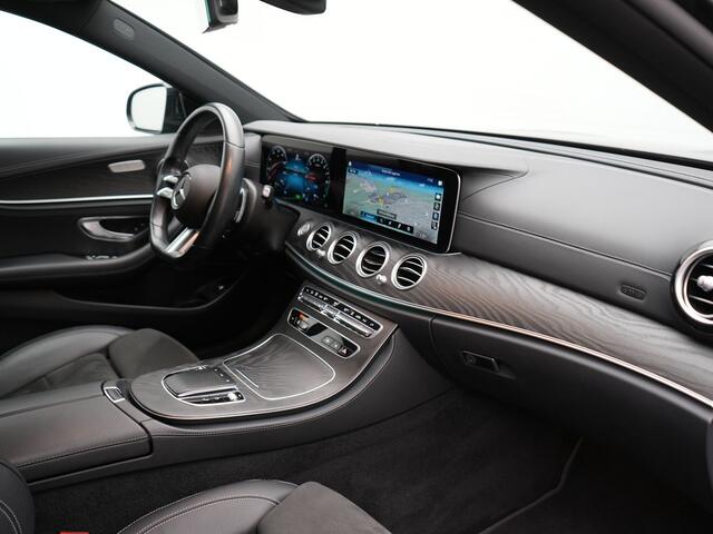 Mercedes-Benz E-estate 300 e AMG Line Plug In Hybrid 320pk Dealer O.H PHEV | Alcantara Sportstoelen Verwarmd | Widescreen Navi | Apple Carplay | BLIS | Sfeerverlichting | Camera |