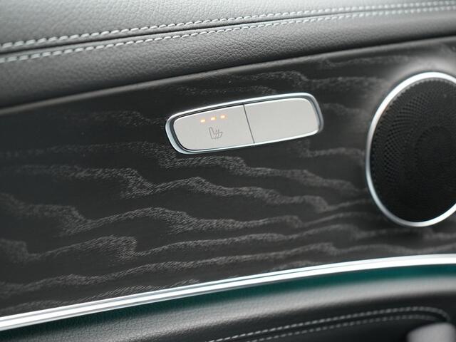 Mercedes-Benz E-estate 300 e AMG Line Plug In Hybrid 320pk Dealer O.H PHEV | Alcantara Sportstoelen Verwarmd | Widescreen Navi | Apple Carplay | BLIS | Sfeerverlichting | Camera |