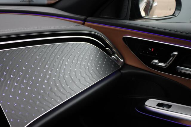 Mercedes-Benz E-estate 300 e AMG Line Aut9 | Distronic | Trekhaak | Digital Light | Verwarmd Stuurwiel | | Keyless Go | Leder | Surround Camera | Nightpakket | Achterbank Verwarmd |