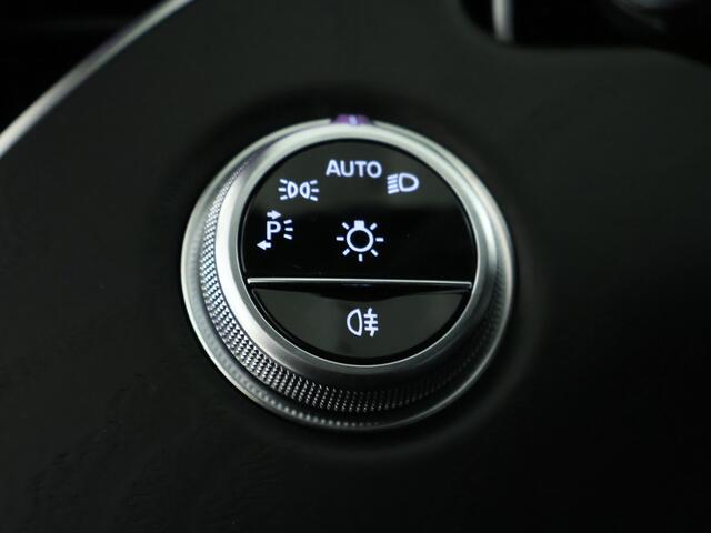 Mercedes-Benz E-estate 300 e AMG Plug-In Hybride | AMG Styling | Trekhaak | Digital light | Keyless go | Distronic | Keyless go | Memory Pakket voorsteoelen. Inclusief 24 maanden MB Certified garantie voor Europa.