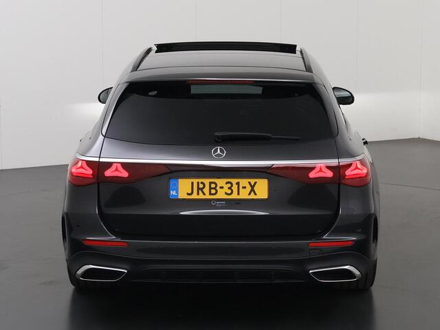 Mercedes-Benz E-estate 300 e AMG Line | Superscreen | Head up display | Panoramadak | Trekhaak | Verlichte grille | Winter pakket |