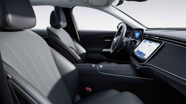 Mercedes-Benz E-estate 300 e Luxury Line | Achteruitrijcamera | Winter Pakket | 19" lichtmetalen velgen | Apple Carplay |