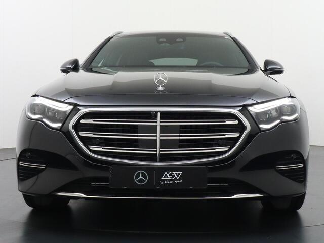 Mercedes-Benz E-estate 300 e Exclusive Line | Superscreen | Multicontourstoelen Voorin | Luchtvering | Panorama - Schuifdak | Trekhaak Wegklapbaar | Head-Up Display | Burmester 4D Surround Sound