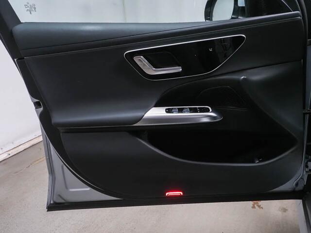 Mercedes-Benz E-estate 300 e Plug-In Hybride Panorama Schuif-Kanteldak | Trekhaak | Distronic | Achteruitrijcamera | Zwarte Hemel. Inclusief 24 maanden MB Certified garantie voor Europa.