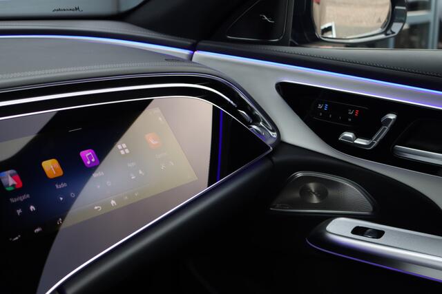 Mercedes-Benz E-estate AMG 53 4MATIC+ Premium+ | Hyperscreen | Achterasbesturing | Distronic | Zonweringspakket | Trekhaak | Verwarmd Stuurwiel | HUD | Burmester | 3D-Display |