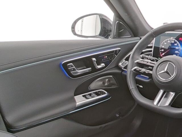 Mercedes-Benz E-estate 300 e AMG Plug-In Hybride AMG | Night Pakket | Panorama Schuif-Kanteldak | MBUX Superscreen | Trekhaak | Stuur en Stoelverwarming. Inclusief 24 maanden Mercedes-Benz Certified garantie voor Europa.