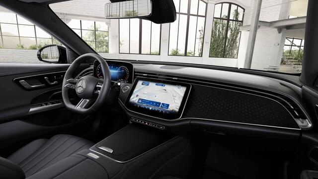 Mercedes-Benz E-estate 300 e Business Solution AMG | Massage | Burmester | Memory | Panoramadak | Trekhaak | 360 camera | Digital light |