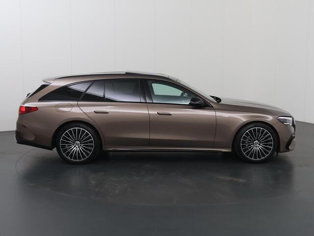Mercedes-Benz E-estate 300 e AMG Line | Premium | Panoramadak | Trekhaak | Night pakket | 20 inch | Digital light | 360 camera | Memory |