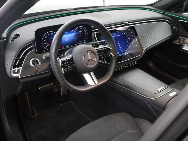 Mercedes-Benz E-estate 300 e AMG Line | Night | Panoramadak | Premium | Rij assistentiepakket plus | Burmester | 20 inch | Trekhaak |