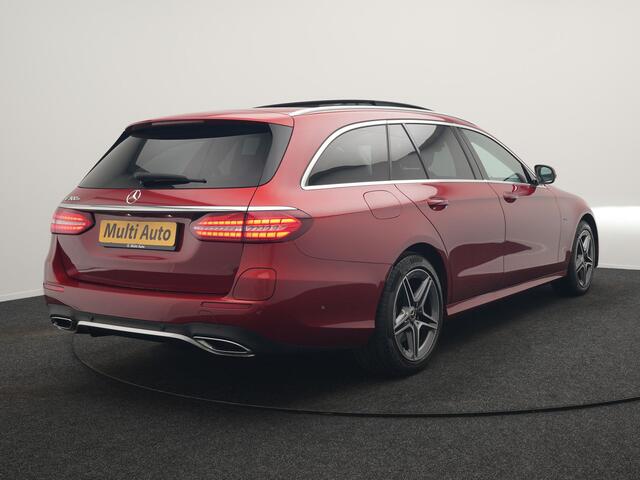 Mercedes-Benz E-estate 300 e AMG Line Plug In Hybrid 320pk | Panodak | Trekhaak af Fabriek | Adaptive Cruise | Head Up | Multibeam LED | Lederen Sportstoelen | Widscreen Navi | Sfeerverlichting | Camera | PHEV |