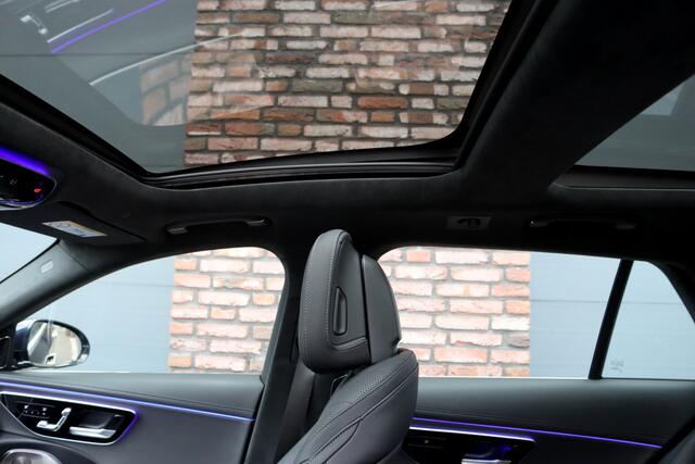 Mercedes-Benz E-estate 300 e Exclusive Line Premium | Hyperscreen | Luchtvering | Massage | Stoelventilatie | Burmester | Nappa Leder | Panoramadak | HUD | 3D-Display | Digital Light | Augmented Reality |