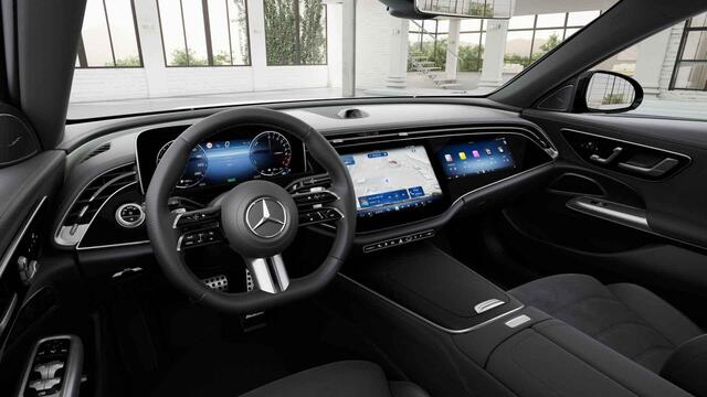 Mercedes-Benz E-estate 300 e AMG Line | Premium Plus | Superscreen | Trekhaak | Panoramadak | Night pakket | Head up display | Winter pakket |
