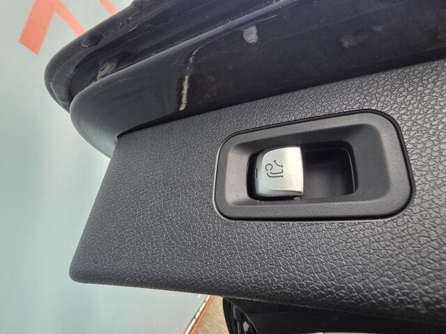 Mercedes-Benz E-estate 300 DE NAVI LEER TEL HUD BURMEISTER