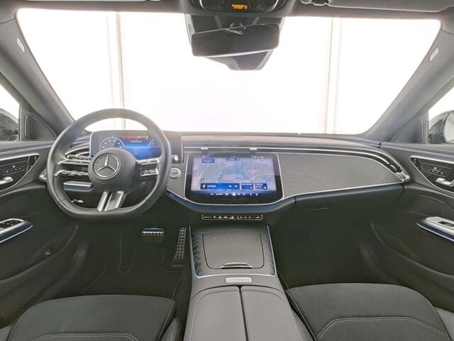 Mercedes-Benz E-estate 300 e AMG Plug-In Hybride AMG Line | Night Pakket | Trekhaak | Distronic | Panorama Schuif-Kanteldak | Memory voorstoelen. Inclusief 24 maanden Mercedes-Benz Certified garantie voor Europa.