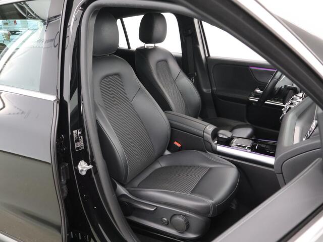 Mercedes-Benz EQA 250 Business Solution Luxury 67 kWh | Rijassistentiepakket | Trekhaak | Stoelverwarming | Sfeerverlichting |