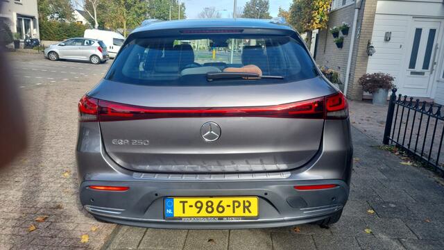 Mercedes-Benz EQA 250 Business Line 67 kWh Widescreen Led Camera