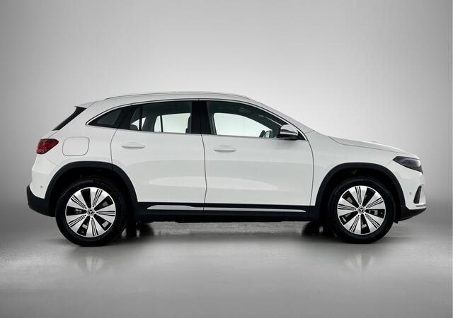 Mercedes-Benz EQA 250+ Business Solution 71 kWh | Parkeerpakket met achteruitrijcamera | Widescreen display | Zitcomfortpakket | Sfeerverlichting | EASY PACK achterklep | Stoelverwarming voor | Licht- en zicht pakket |