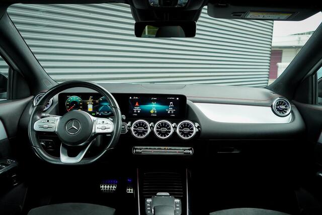 Mercedes-Benz EQA 250+ AMG Line 71 kWh / Pano / Adaptive Cruise / Stoelverwarming