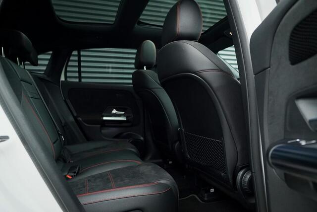 Mercedes-Benz EQA 250+ AMG Line 71 kWh / Pano / Adaptive Cruise / Stoelverwarming